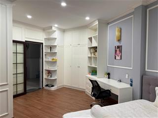 Cần bán gấp đi nước ngoài nhà phố 121m2 hẻm xe ô tô 4m