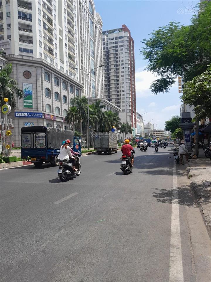 Bán nhà mặt tiền nội bộ lý thường kiệt  tô hiến thành q. 11, dt 7x15m, trệt giá 20,5 tỷ tl