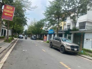 Cho thuê gấp lô biệt thự hướng nam, bàn giao luôn