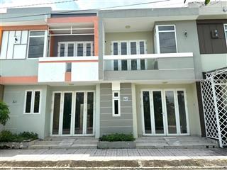 Bán nhà đã hoàn công, 1 tỷ 350 nhà mới, đường nhựa chủ kẹt tiền bán rẻ nhanh mới kịp