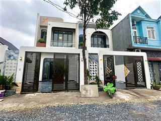 Bán 1 cặp nhà phố giáp hóc môn thiết kế tinh tế  hiện đại  gần chợ đình