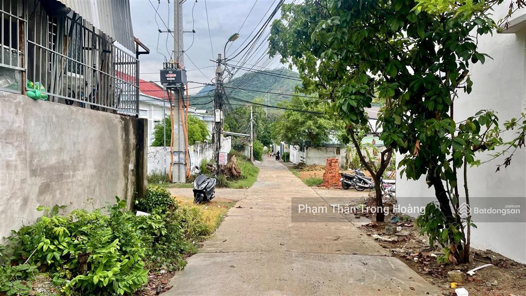Bán đất gần trường lái xe quân đội đường 8m cách biển 10 phút nha trang 150m2 (rộng 7,87m)  3,1 tỷ