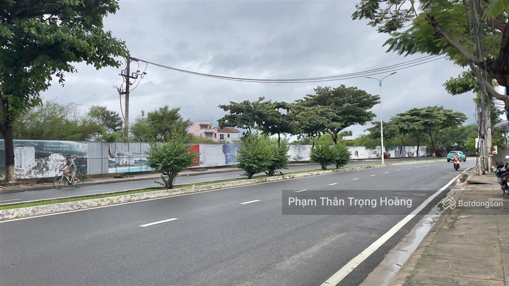 Bán đất vàng 2 mặt tiền phạm văn đồng  rộng 20,8m  đối diện kđt nghỉ dưỡng  giá chỉ 130tr/m2