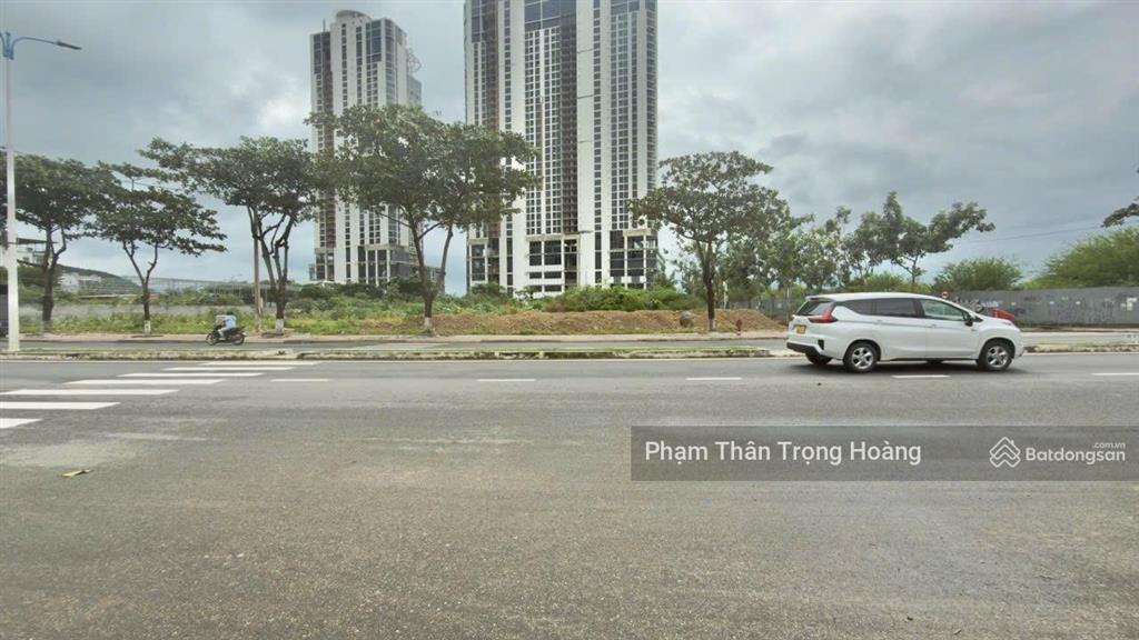 Bán đất biệt thự mặt tiền phạm văn đồng bên cạnh dự án crystal marina bay 318,8m2  giá 75trđ/m2