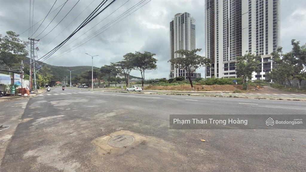 Bán đất biệt thự mặt tiền phạm văn đồng bên cạnh dự án crystal marina bay 318,8m2  giá 75trđ/m2