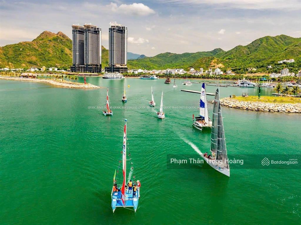 Bán đất biệt thự mặt tiền phạm văn đồng bên cạnh dự án crystal marina bay 318,8m2  giá 75trđ/m2