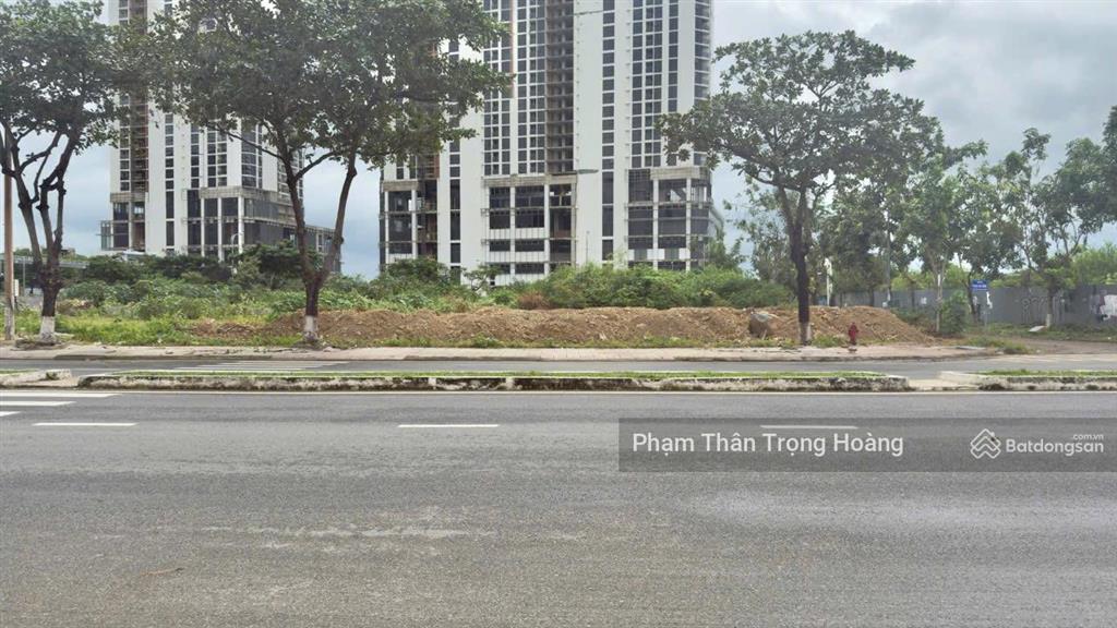 Bán đất biệt thự mặt tiền phạm văn đồng bên cạnh dự án crystal marina bay 318,8m2  giá 75trđ/m2