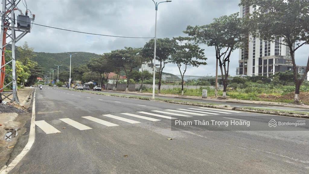 Bán đất biệt thự mặt tiền phạm văn đồng bên cạnh dự án crystal marina bay 318,8m2  giá 75trđ/m2