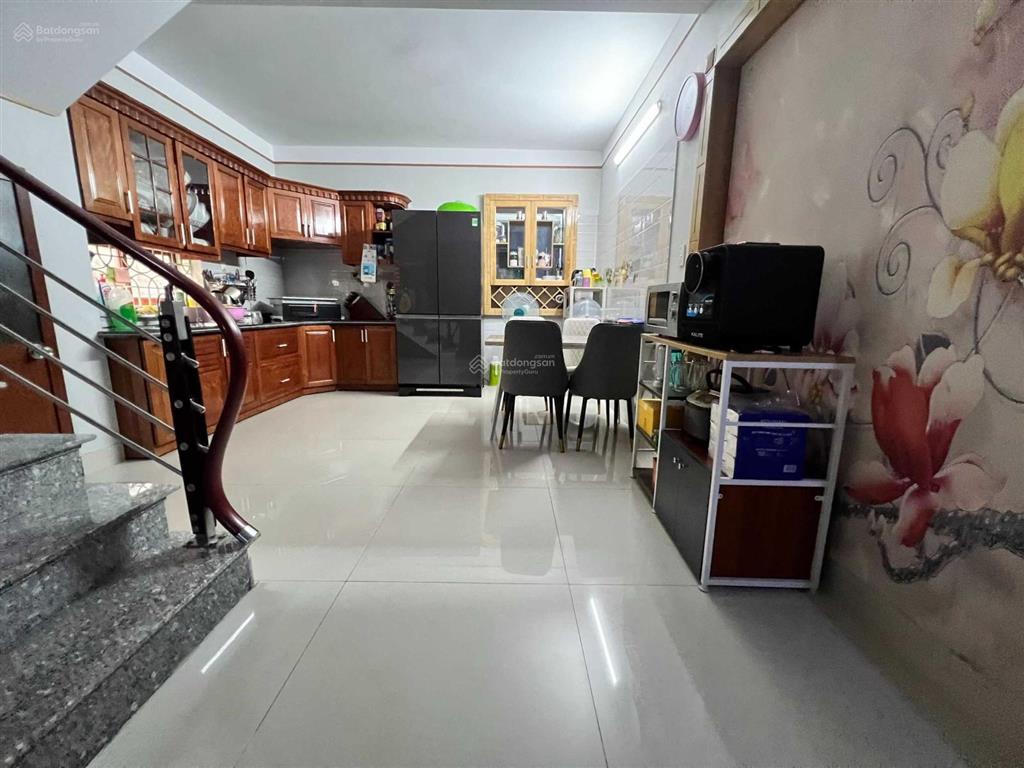 Bán nhà phố phụng pháp trung tâm văn cao, 2 mặt ngõ thoáng mát