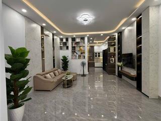 Bán nhà q3 5,4x15m 4tầng tại trung tâm thành phố giá chỉ có 12,9 tỷ hẻm 358 đường cách mạng tháng 8