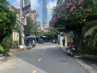 Bán nhà với chiều ngang rộng 7m cực hiếm ngay trung tâm quận 2
(cách đường trần não chỉ 60m )