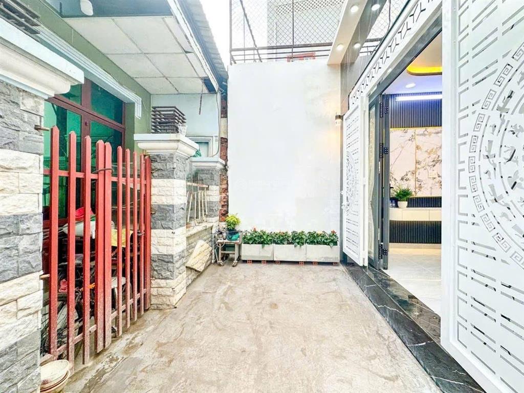 Bán nhà sổ riêng 3,99 tỷ hẻm 2855 huỳnh tấn phát nhà bè. (cách trục chính đường htp chỉ 50m)