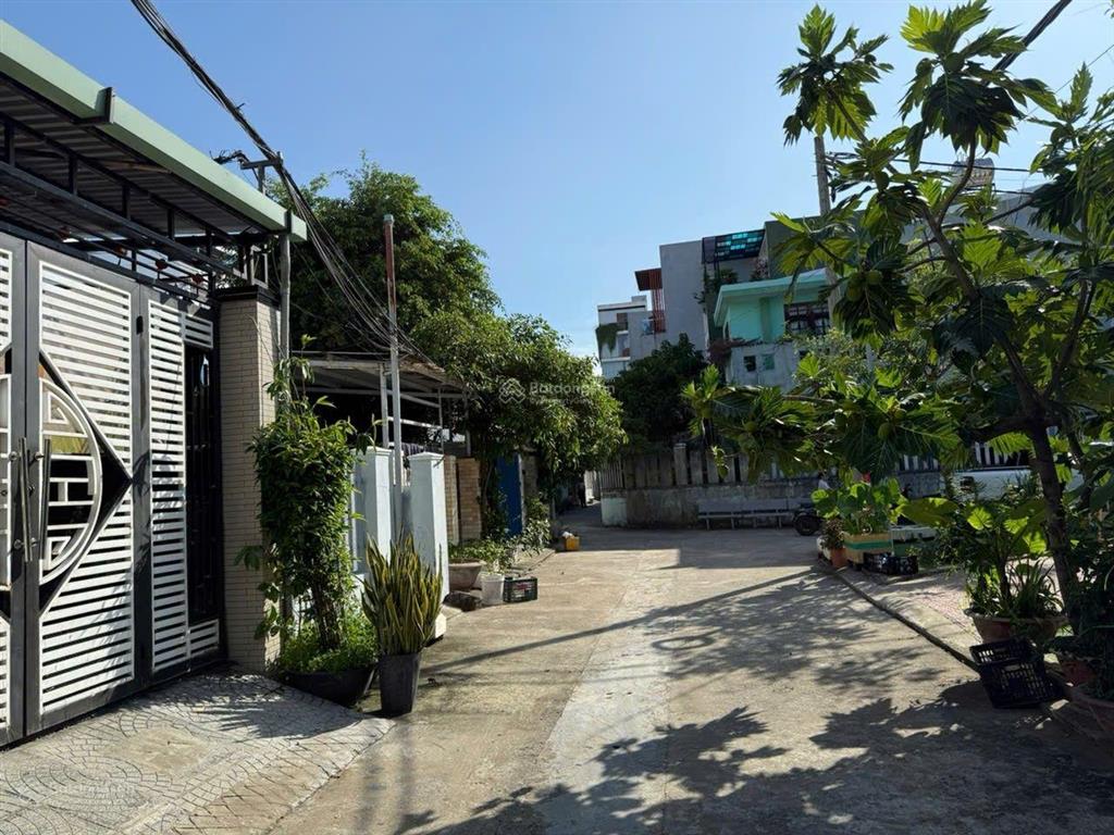 Bán lô đất kiệt 6m đường hồ xuân hương, dt 200m2 gần furama resort