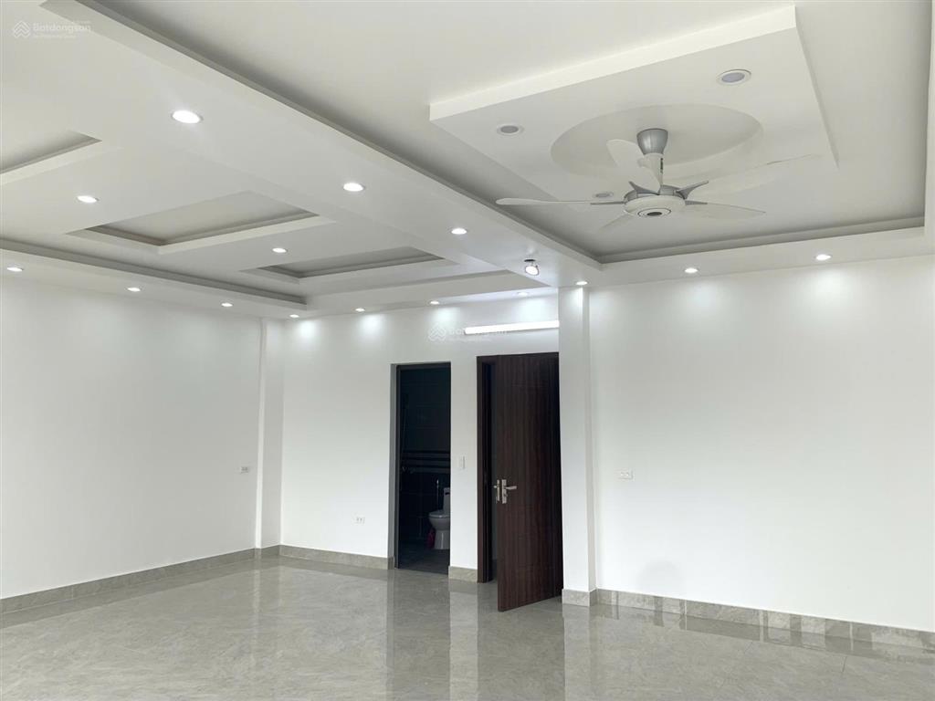 Bán nhà mặt đường 353  phạm văn đồng. ngay chân cầu rào 2, 190m2, 3 tầng, mặt tiền 7,5m. sổ hồng
