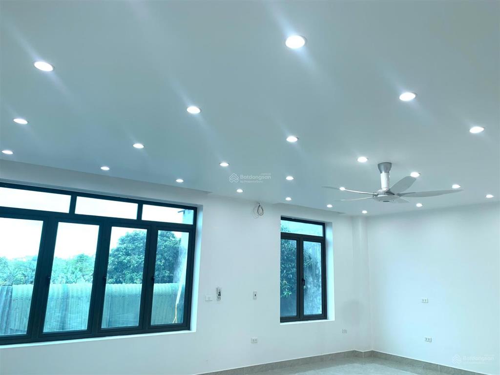 Bán nhà mặt đường 353  phạm văn đồng. ngay chân cầu rào 2, 190m2, 3 tầng, mặt tiền 7,5m. sổ hồng