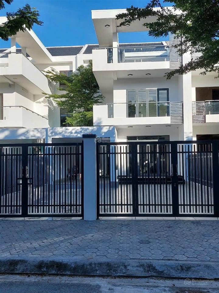 Bán căn biệt thự liền kề khu dân cư la maison cần giờ. dt 260m2 1 trệt 2 lầu hoàn thiện giá 13tỷ