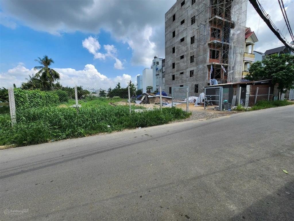 Mặt tiền 160 lã xuân oai diện tích rộng