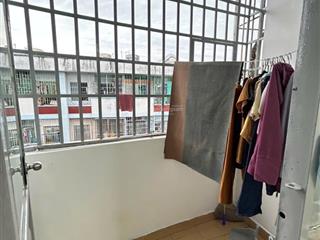 Cần bán gấp chung cư iii bùi minh trực, p5, quận 8. lầu 4 thang bộ