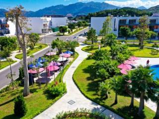 Nhà phố 4 tầng đối diện biệt thự, bể bơi cực đẹp gói 6 kdt mỹ gia, giá chỉ gần 7 tỷ/căn