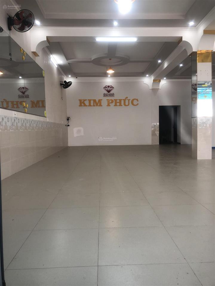 Cho thuê mặt bằng kinh doanh cổng chính kcn giang điền, 1 lầu 1 trệt, 400m2 phù hợp mọi ngành nghề
