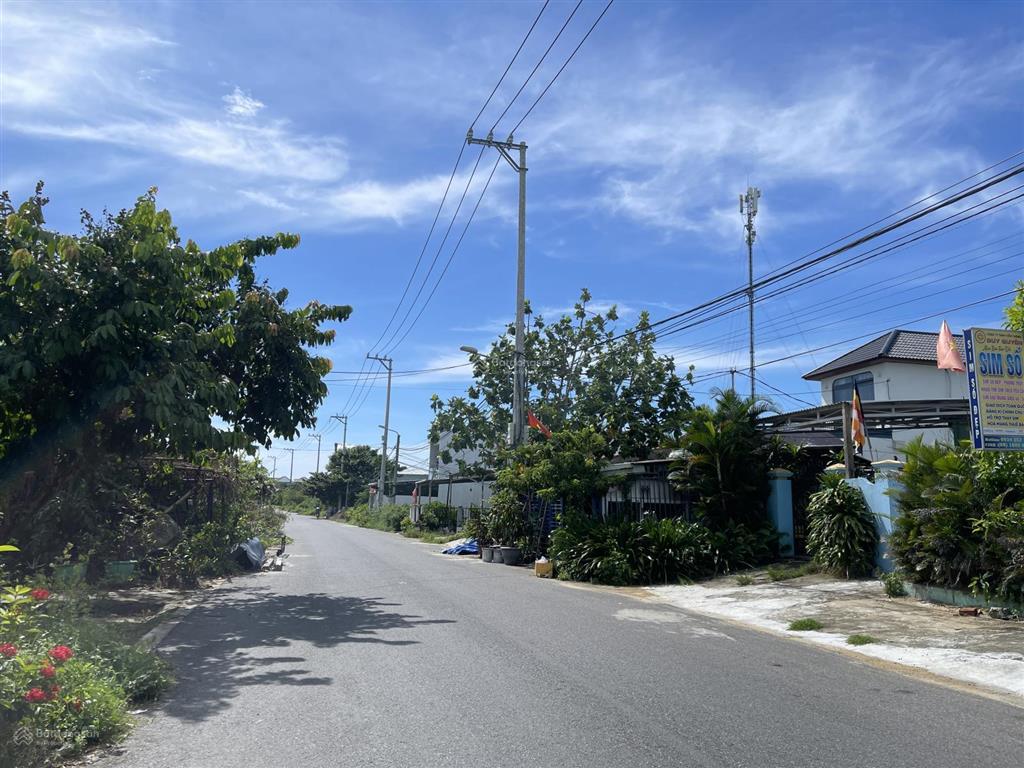 Mặt tiền đồng nà 1, sau lưng là sông cổ cò, vị trí đẹp, giá đầu tư.