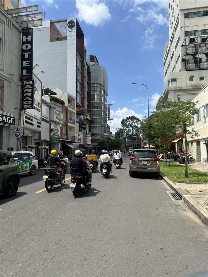 (dt 4.7x16.5m) nhà hẻm xe hơi sát mặt tiền đường trần bình trọng, q5  giá 16.9 tỷ