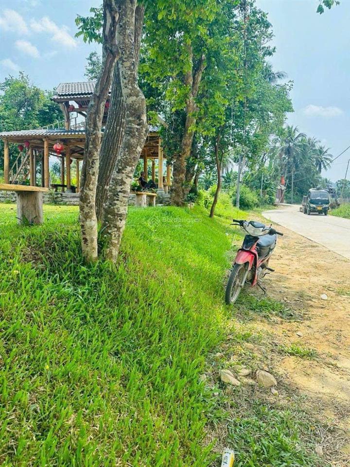 Đất hòa bắc chính chủ, dt hơn 1000m2, 2 mặt tiền, có 600m2, đất ở, cạnh khu du lịch nam yên village