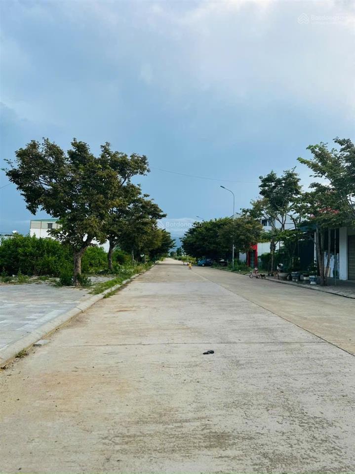 Cần bán đường 10.5m khu đô thị golden hills hoà hiệp liên chiểu  đà nẵng, giá 4.05 tỷ/125m2