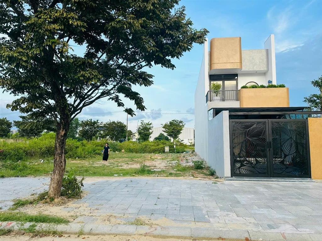Cần bán đường 10.5m khu đô thị golden hills hoà hiệp liên chiểu  đà nẵng, giá 4.05 tỷ/125m2