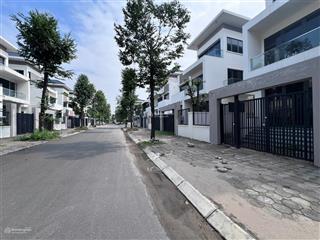 Chủ ở văn phú cần cho thuê biệt thự 300m mặt đường 25m không giải phân cách giá 30tr/1m tháng