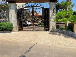 Bán nhà biệt thự trung tâm tp pleiku, dt 360m2, nở hậu, full nội thất gỗ, sân vườn, sổ hồng đầy đủ!