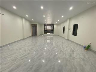 Cho thuê nhà kinh doanh, hoặc làm văn phòng mặt phố quốc lộ 3 mặt tiền 7m đường rộng 15m