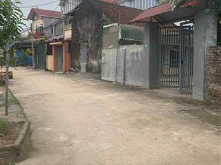 Cần bán 150m2 đất đối diện hồ cực đẹp,giá 26 triệu / m2,mặt tiền 7,5m