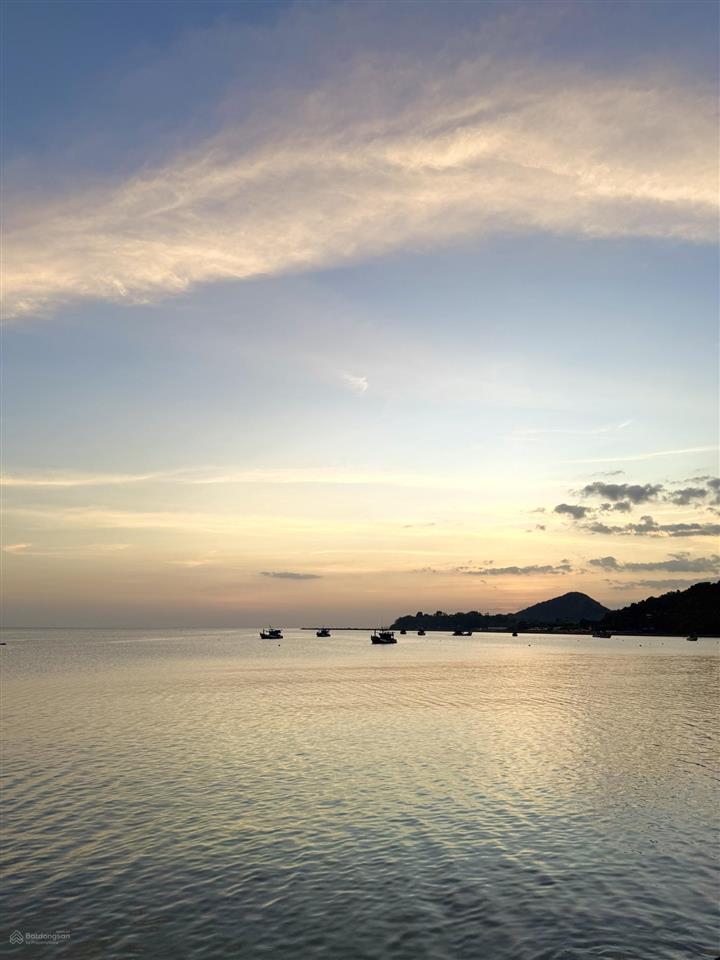 Còn duy nhất 01 nền biệt mặt biển khu f ( hà tiên venice) giá cđt.  0898 808 ***