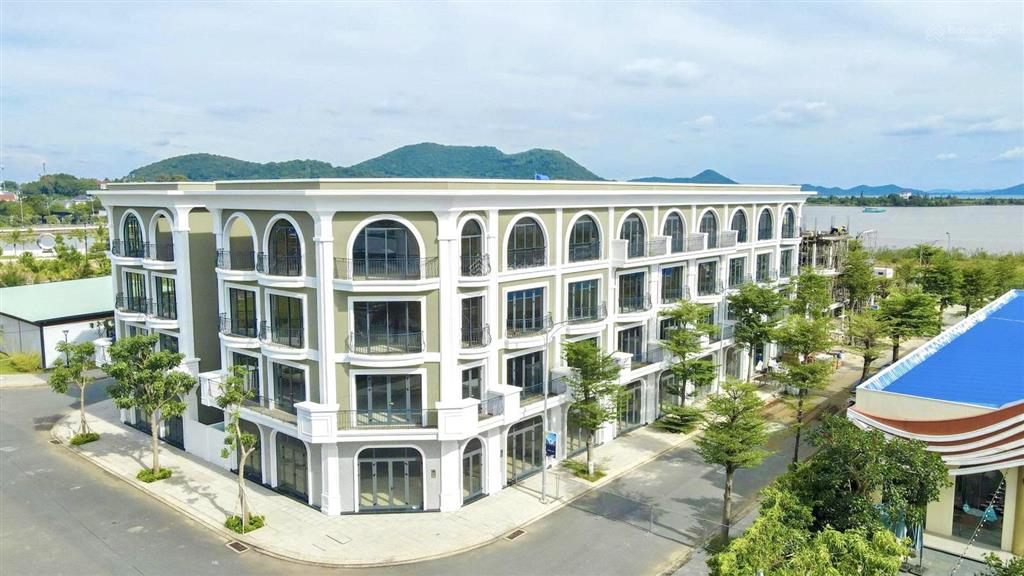 Bán căn góc nhà liền kề mặt tiền biển hà tiên, vị trí siêu đẹp, 0898 808 ***