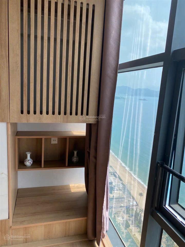 Bán căn view biển giá 2.3 tỷ, phố 1.9 tỷ  0901 383 ***