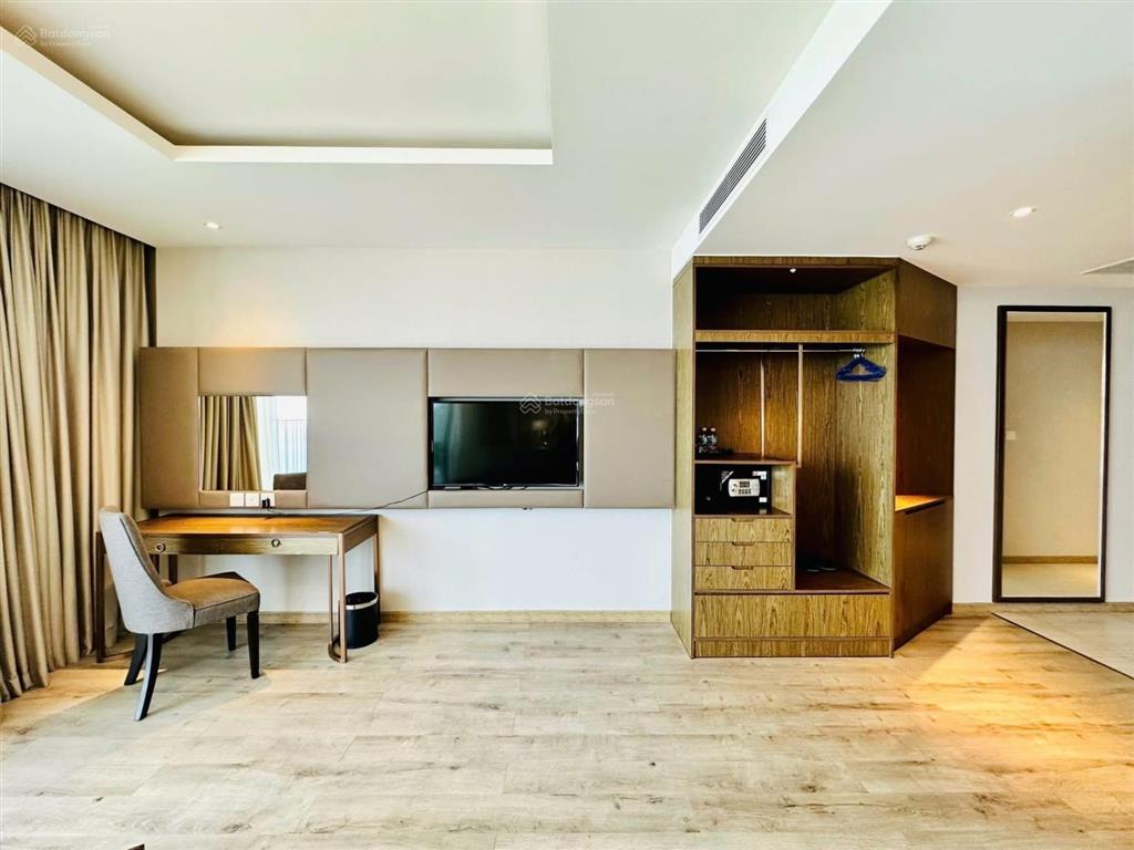 Bán căn xéo biển giá 2.6 tỷ ban công rộng, căn 57m2 giá 3.550 tỷ view biển, phố 1.780 tỷ