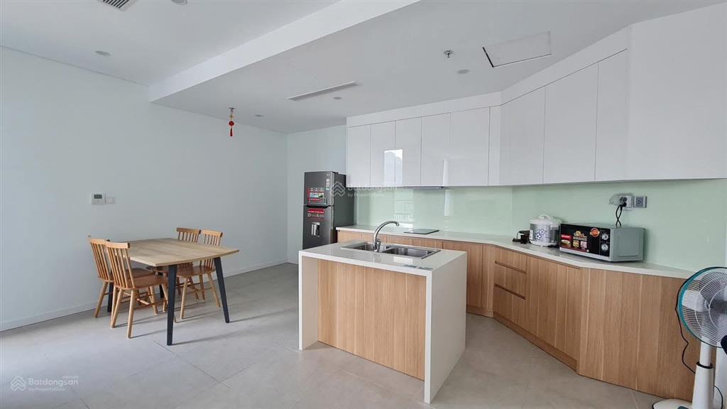 Bán căn 2 phòng ngủ view biển, giá 3.7 tỷ, 0901 383 ***