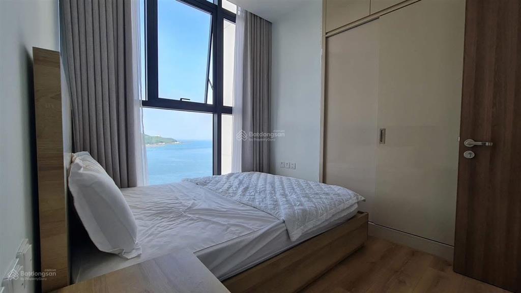 Bán căn 2 phòng ngủ view biển, giá 3.7 tỷ, 0901 383 ***