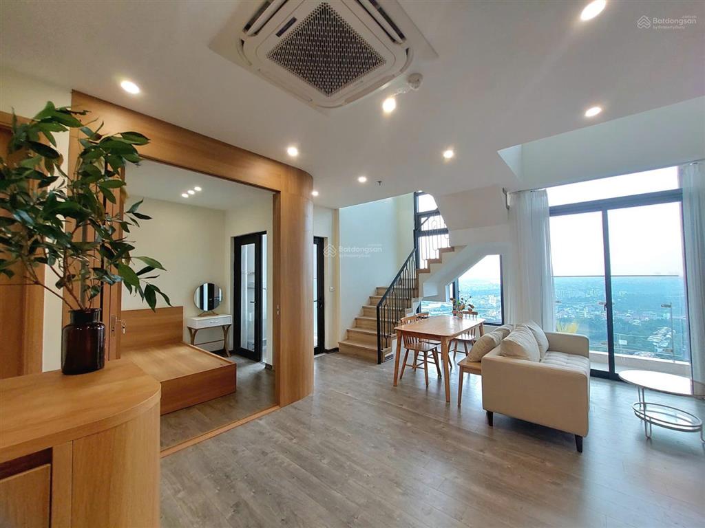 Mời thuê căn duplex 2 tầng. 18 triệu/th, 140m2, 3pn, 3wc