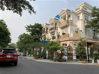Biệt thự góc 2 mặt tiền cityland garden, dt 8x20m , kc hầm + 4 tầng, view thoáng đẹp