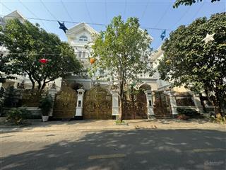 Bán biệt thự nội thất sang trọng tại cityland garden hills, dt 9x20m, kết cấu hầm + 4 tầng