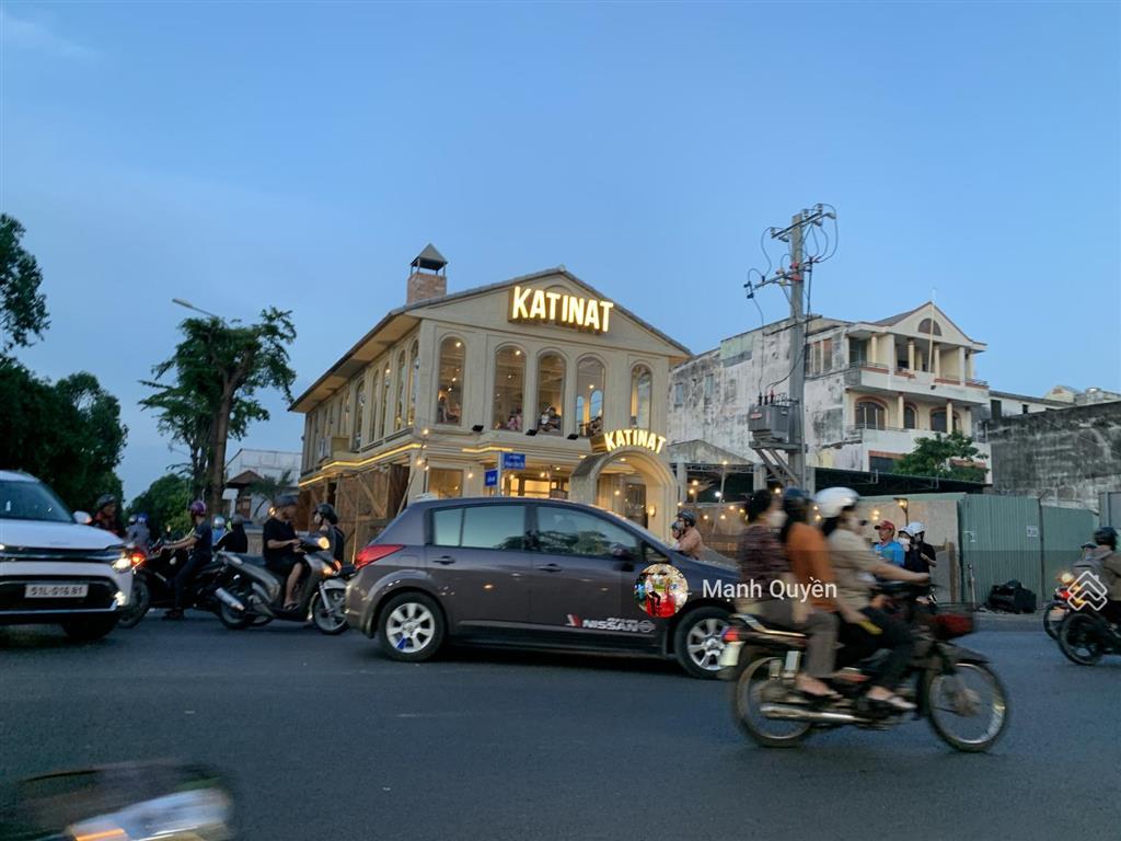 Mặt tiền phan văn trị, dt 4.2x18m, gần góc ngã tư nguyễn oanh, 4 tầng, kinh doanh sầm uất