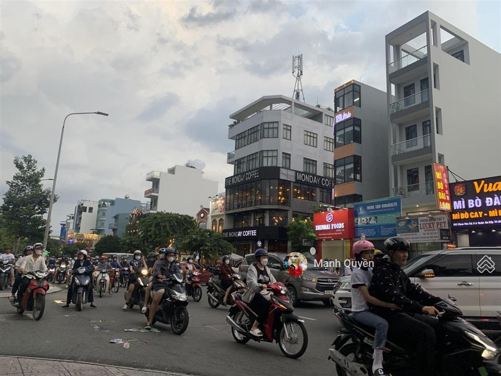 Mặt tiền phan văn trị, dt 4.2x18m, gần góc ngã tư nguyễn oanh, 4 tầng, kinh doanh sầm uất