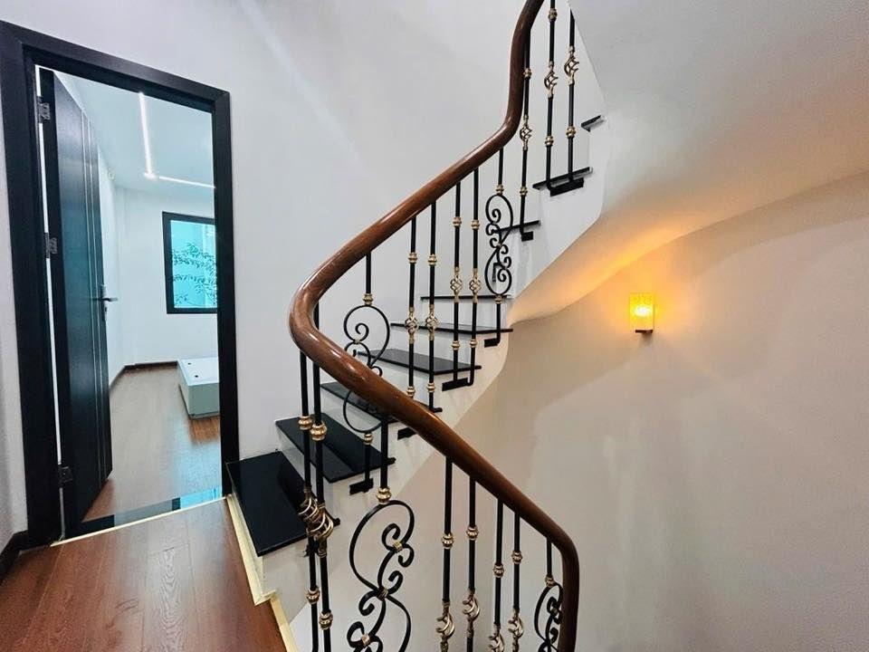 BÁN NHÀ PHÂN LÔ TÔ VĨNH DIỆN Ô TÔ QUA NHÀ CÁCH 1 NHÀ RA PHỐ DT: 45M X4T 