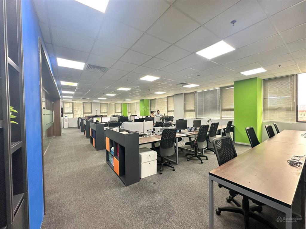 Cho thuê văn phòng 190m2 tòa nhà mặt phố trung kính, giá thuê 250 nghìn/m2/th