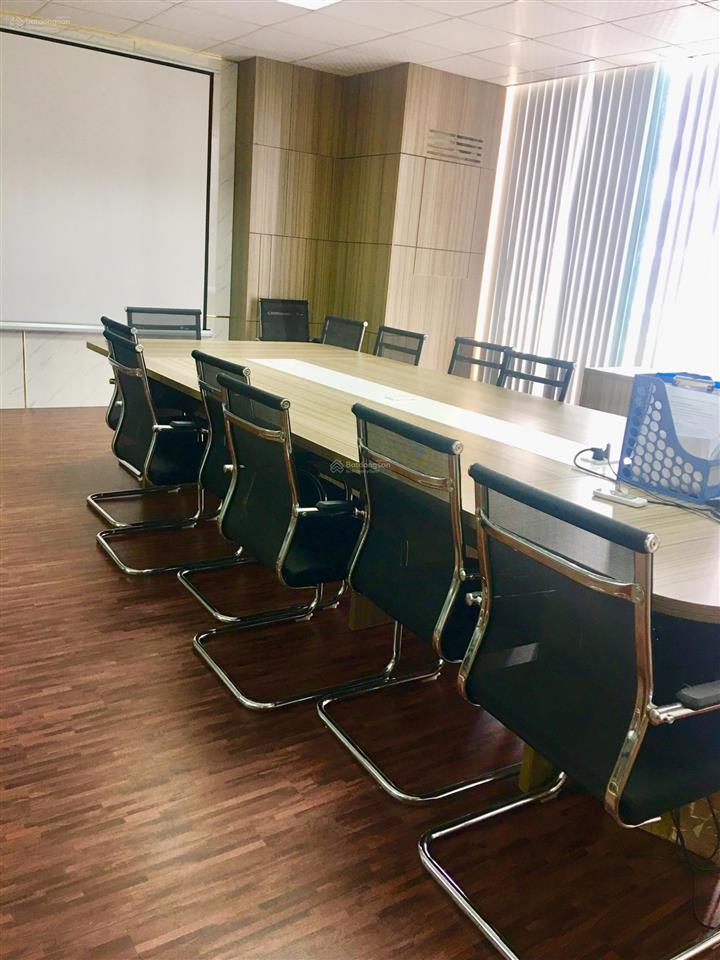 Chính chủ cần cho thuê văn phòng 95 m2 giá 18 tr/tháng tại phố lê đức thọ.  0987 951 ***