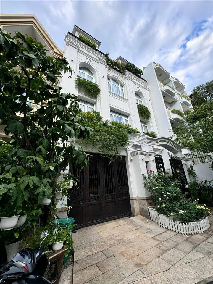 Cần bán ! biệt thự đường nguyễn văn thương,quận bình thạnh( 9x14m4 tầng) nội thất đẹp giá 29 tỷ