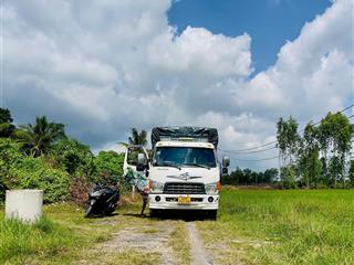 Tôi kẹt tiền bán 2350m2 giá 599 triệu thuộc xã đức huệ đường xe tải  0949 909 ***