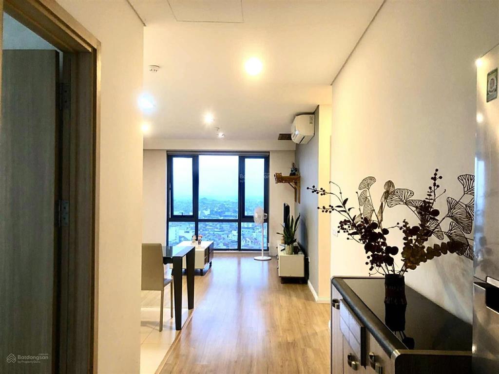 Chính chủ cần bán căn mipec. dt 80m2 full nội thất. giá 6,55 tỷ bao phí. 0975 960 ***.